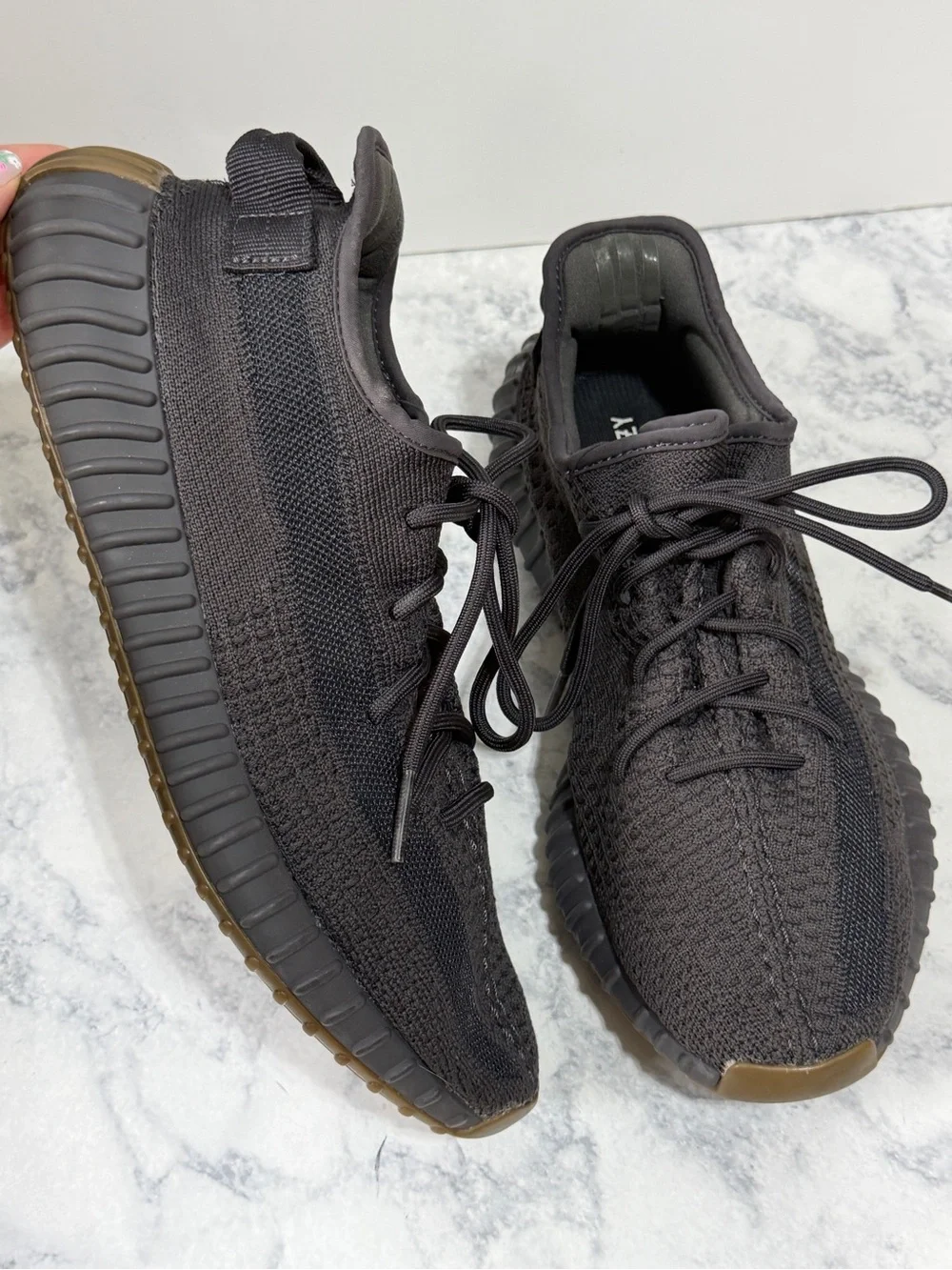 Adidas Yeezy Boost 350 V2 men’s mesh-knit sneakers dark gray cinder size 10